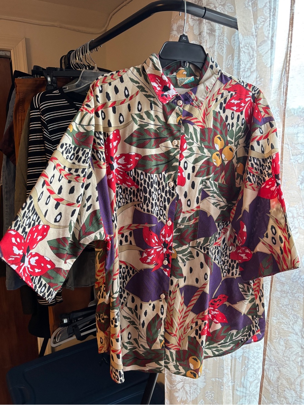 EUC Vintage 80s 90s Golden Wings Tropical Print Button Down Shirt | Women’s XXL